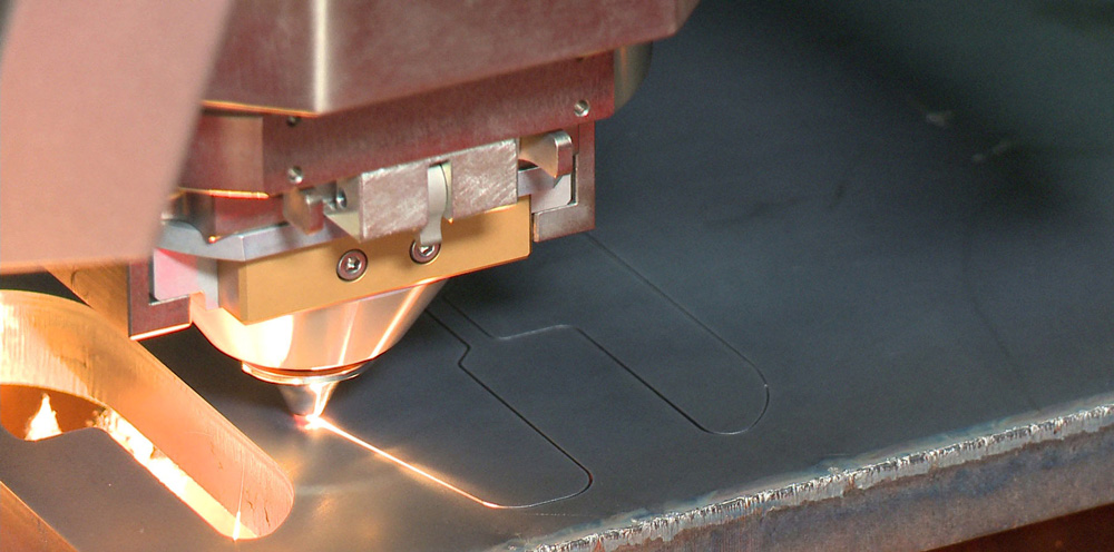 La máquina de corte por láser no puede cortar placa de aluminio de 2 mm