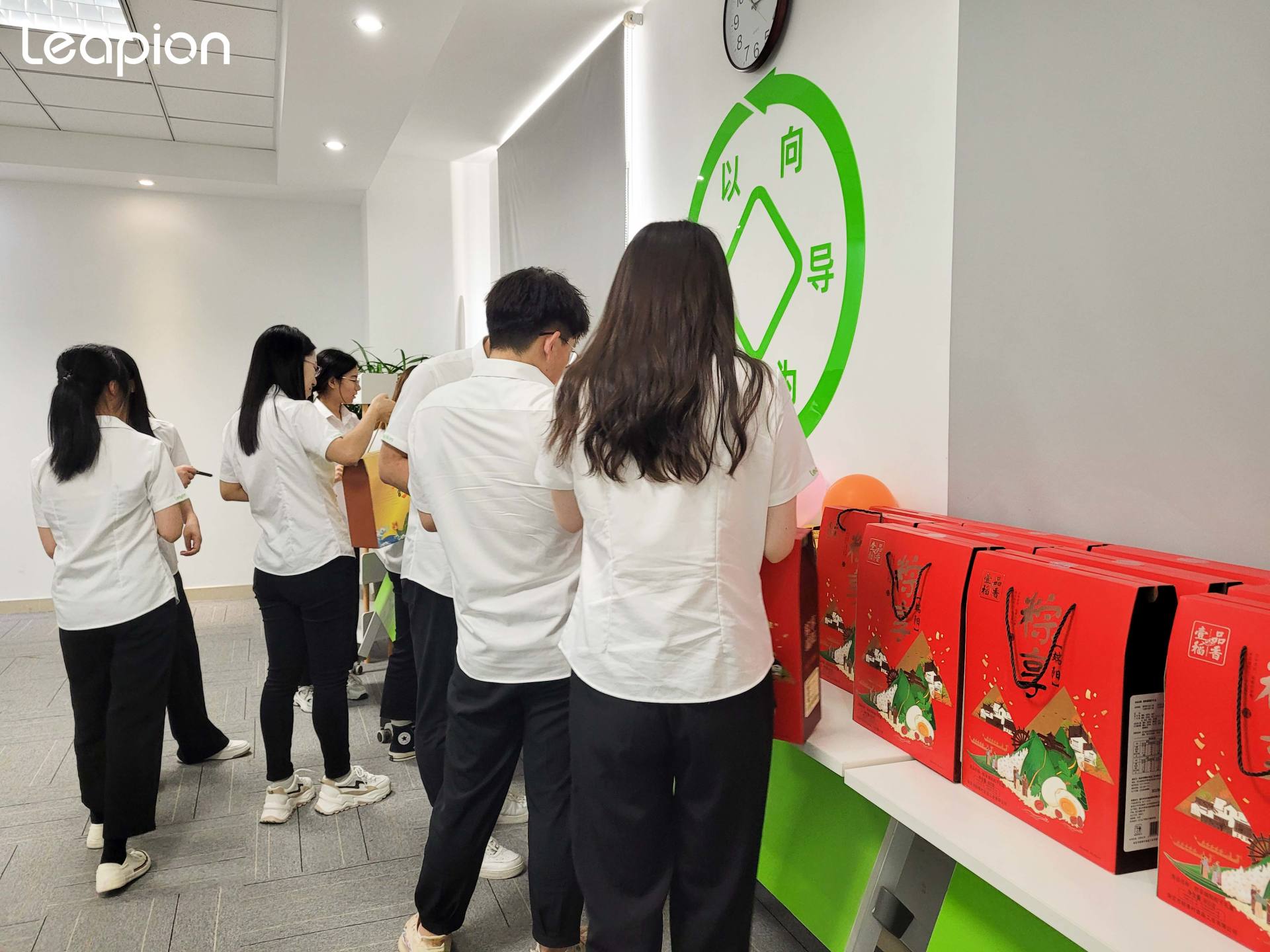 b8ab4956-e24e-11ec-9a23-6e27cbcd63b9 b8ab4956-e24e-11ec-9a23-6e27cbcd63b9