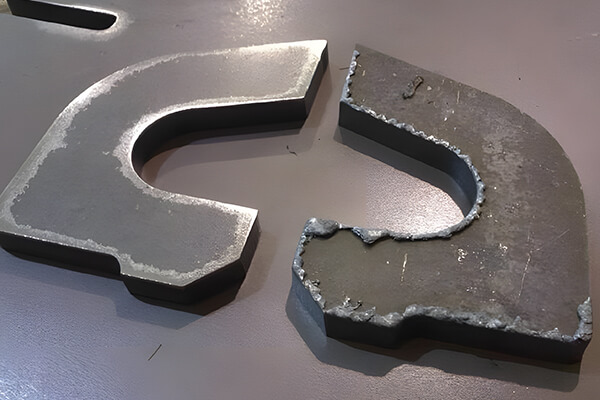 Corte por l&aacute;ser con o sin comparaci&oacute;n de rebabas