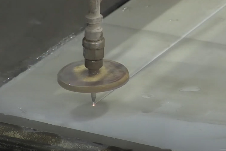 Corte por chorro de agua